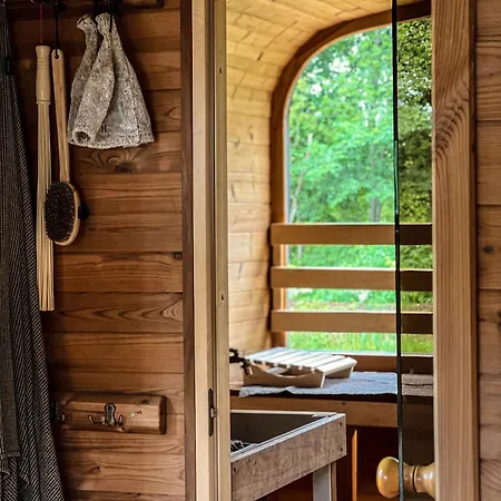 Lakstigalas Charm Holiday home Skriveri